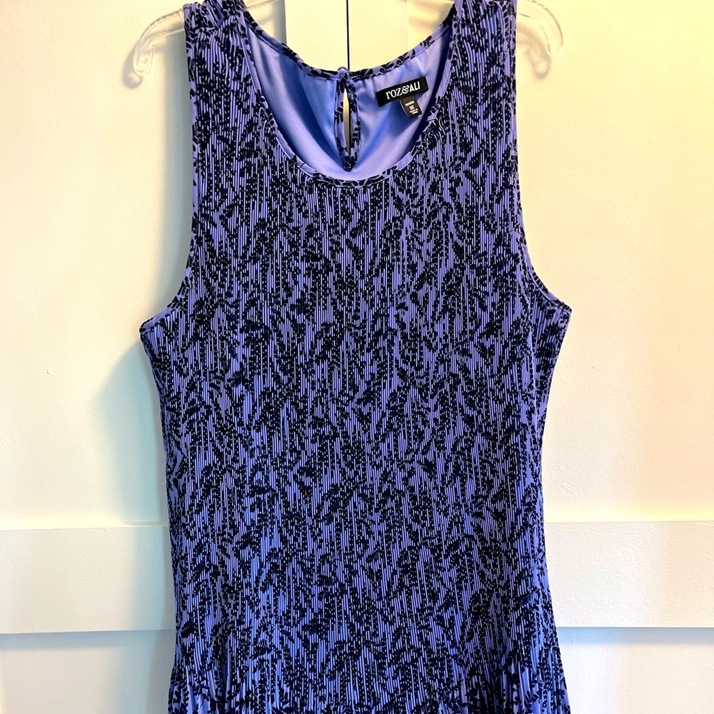 Plus Size Sleeveless Lined Top